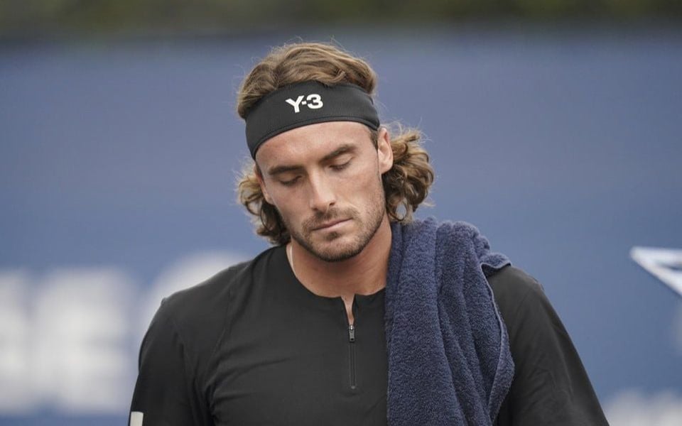 Tsitsipas fined €2,000 after car caught at 210 km/h; lawyer says tennis star was not driving