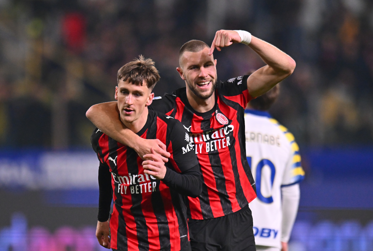 PARMA, ITALY - NOVEMBER 08: Alexis Saelemaekers of AC Milan celebrates scoring his team's first goal during the Serie A match between Parma Calcio 1913 and AC Milan at Stadio Ennio Tardini on November 08, 2025 in Parma, Italy. (Photo by Alessandro Sabattini/Getty Images)