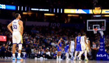 On an injured ankle, Warriors' Steph Curry passes Vince Carter