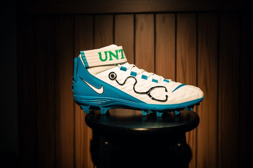 Brock Hoffman Honors UNT Health PA Program with Custom Cleats
