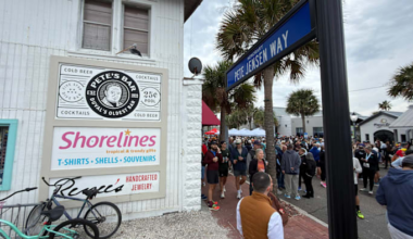 People fill Neptune Beach streets for 40th Petesgiving celebration at Pete’s Bar