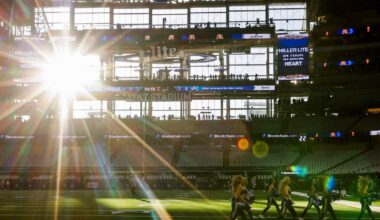 Cowboys’ George Pickens appears to lose ball in the glare of sunny AT&T Stadium