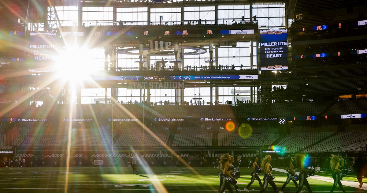 Cowboys’ George Pickens appears to lose ball in the glare of sunny AT&T Stadium