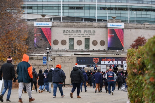 Fans head toward Soldier Field before a Bears-Giants game Sunday, Nov. 9, 2025. (Dominic Di Palermo/Chicago Tribune)