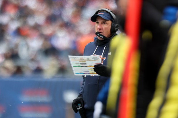 Bears defensive coordinator Dennis Allen stands on the sideline during the second quarter against the Giants on Nov. 9, 2025, at Soldier Field. (Eileen T. Meslar/Chicago Tribune)