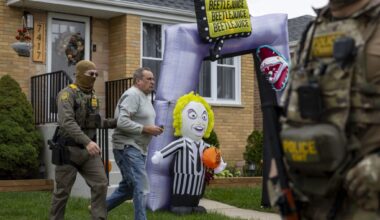 Immigration raids in Chicago and Evanston lead to violent clashes