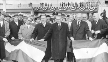 Northwest (later renamed Kennedy) Expressway opens to connect the Loop with O'Hare airport