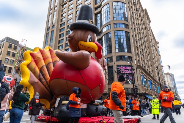 An inflatable turkey begins its procession up State Street during the 91st annual Chicago Thanksgiving Parade on Nov. 27, 2025. (Dominic Di Palermo/Chicago Tribune)