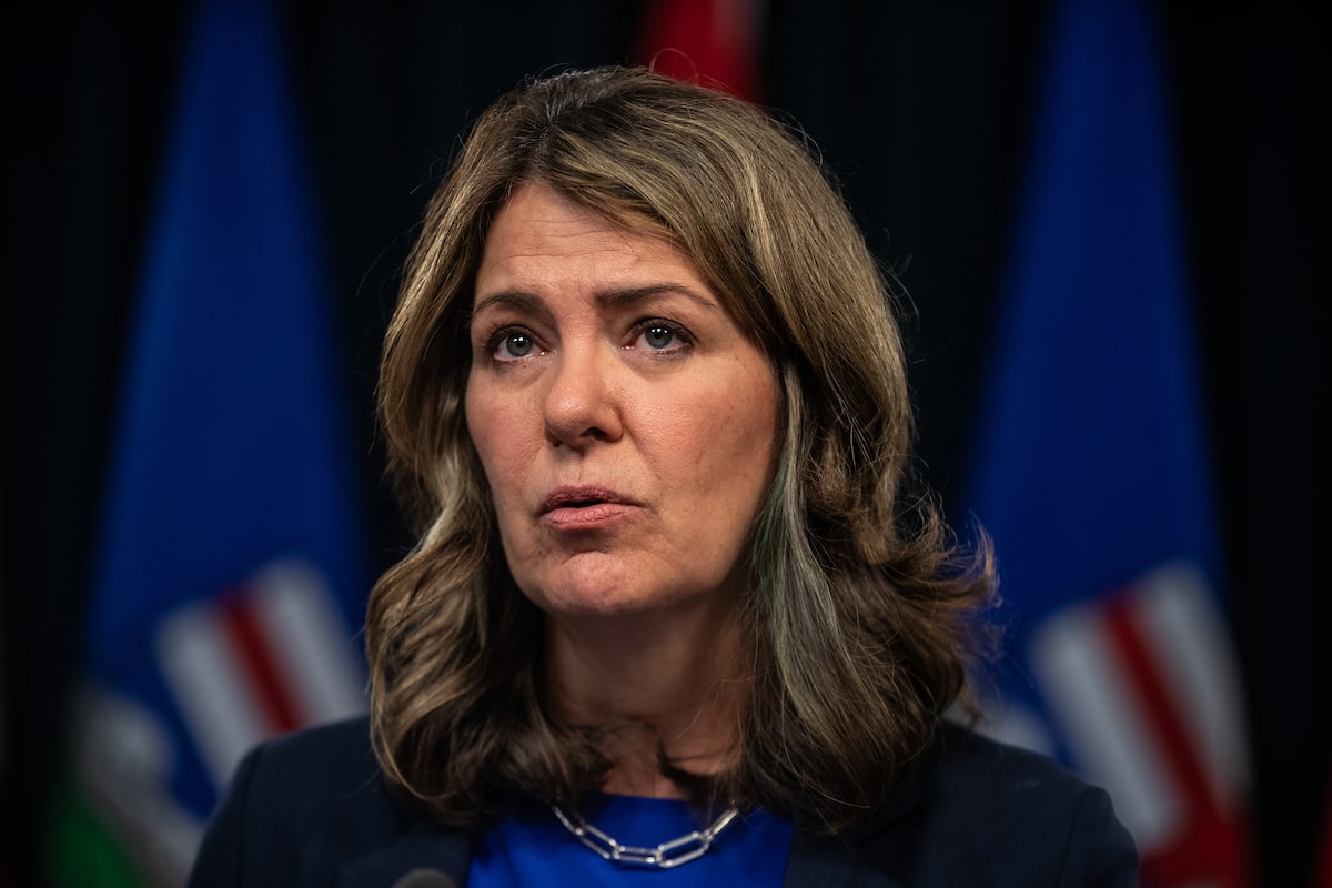 Smith booed by delegates at UCP convention after signing energy deal with Ottawa