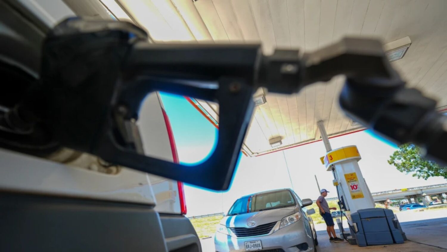 High gas prices in Arizona November 2025: What's the reason?