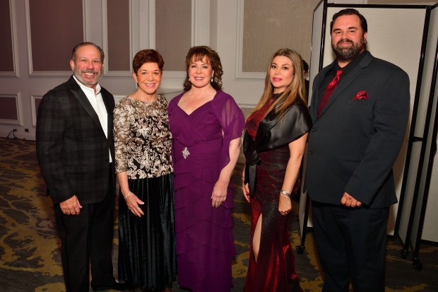 Hank Cominiello, Pam Young, Linda Howard, Patricia Soto, James Dubbeldam...