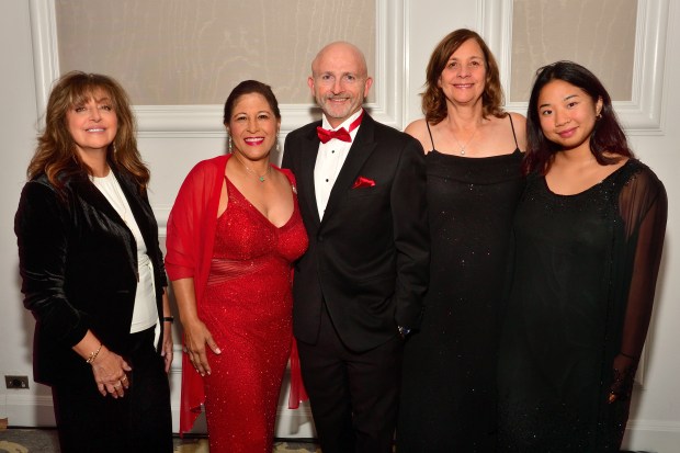 Fernanda Colston, Gisele Bonitz, Ed Chambers, Debra Schmidt, Abbey Chea...