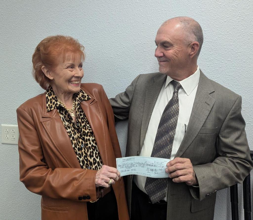 Don Diego Scholarship Foundation receives $10,000 donation from Charity Fair Horse Show’s Susan Farrior – San Diego Union-Tribune