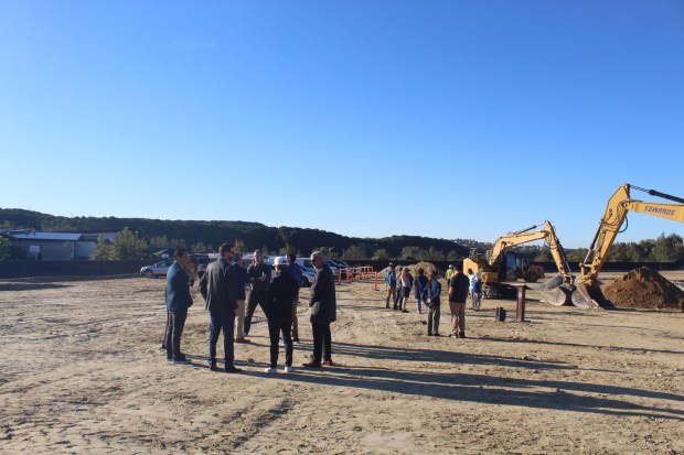 The future Solterra Vista Park in Pacific Highlands Ranch neighbors Pacific Sky School. (Karen Billing)
