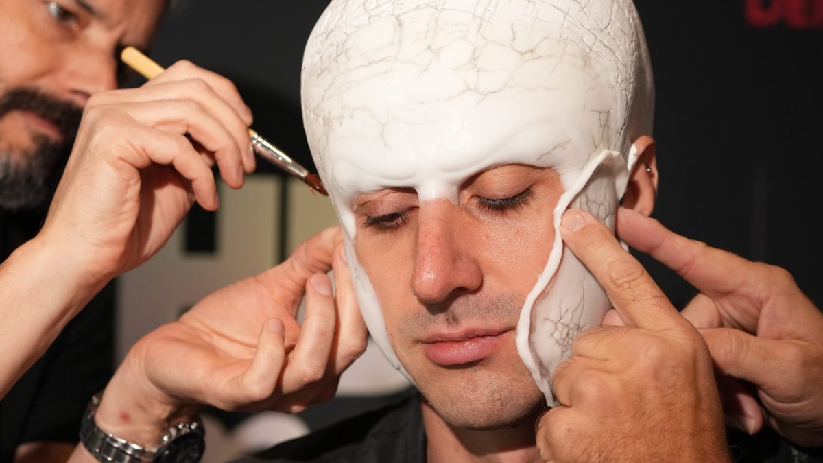 Fan gets Pennywise the Clown makeover from HBO makeup artists – NBC New York