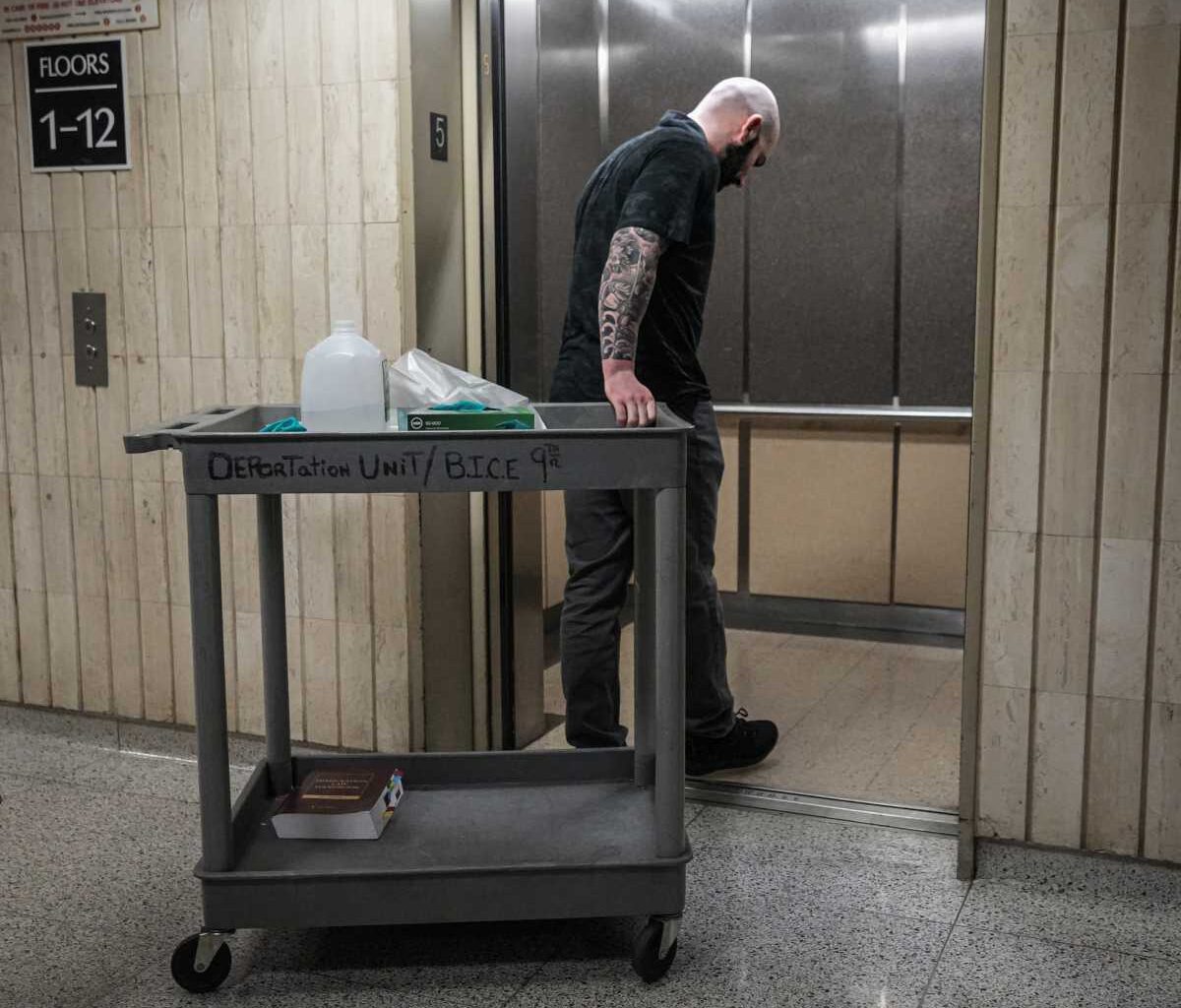 The mystery of 26 Federal Plaza’s fifth floor: Volunteers say ICE is taking more immigrants during routine check-ins out of view of observers and press