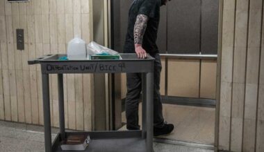 The mystery of 26 Federal Plaza’s fifth floor: Volunteers say ICE is taking more immigrants during routine check-ins out of view of observers and press