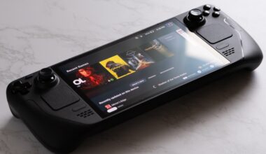 Valve will finally turn off the Steam Deck’s screen while it’s downloading games