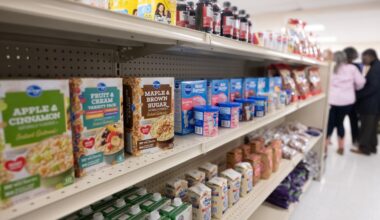 Food distribution at O.D. Wyatt aims to help families. Donations come amid SNAP uncertainty