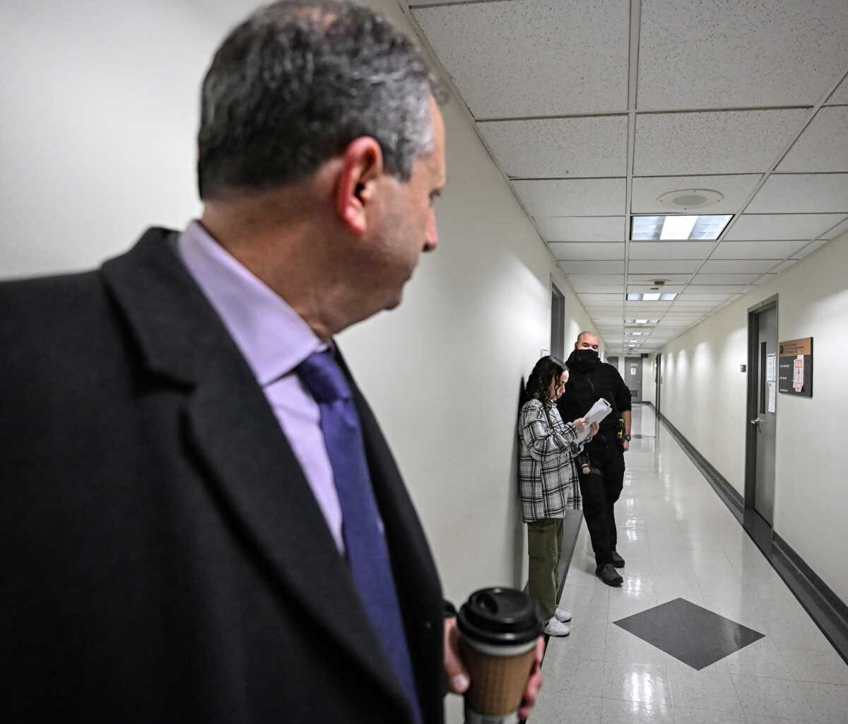 Lander, pols return to 26 Federal Plaza after arrest, rail against FBI and ICE signal chat spies