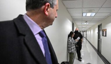 Lander, pols return to 26 Federal Plaza after arrest, rail against FBI and ICE signal chat spies