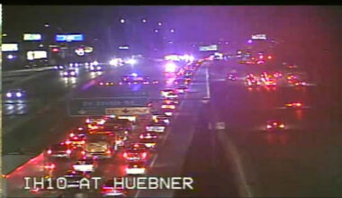 1 dead after crash involving motorcycle, 18-wheeler on I-10