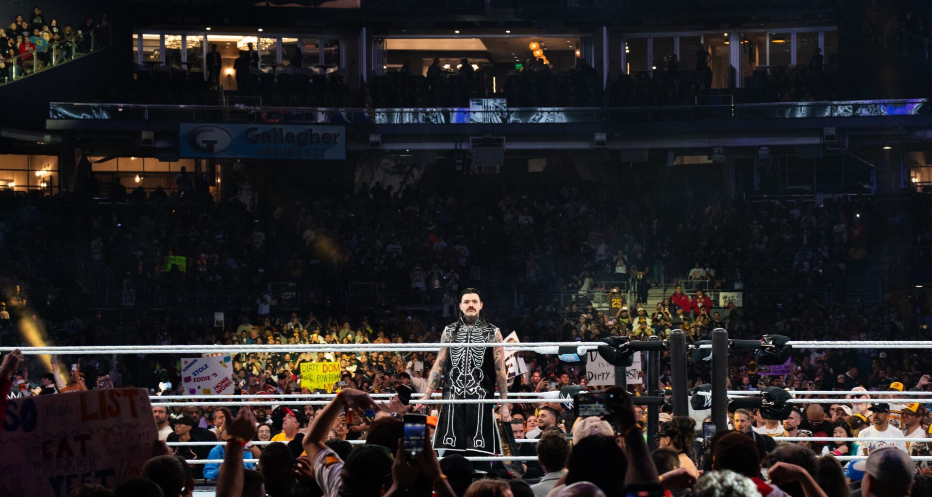 Dirty Dom reclaims belt in front of record-breaking hometown crowd