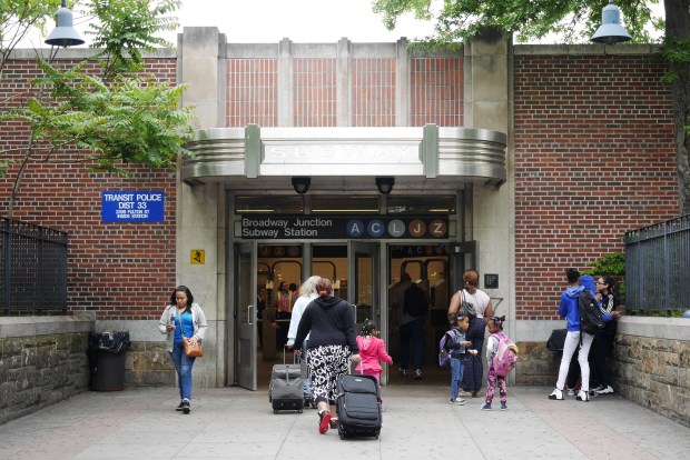 Subway riders at the Broadway Junction subway station complex. (James Keivom/New York Daily News)