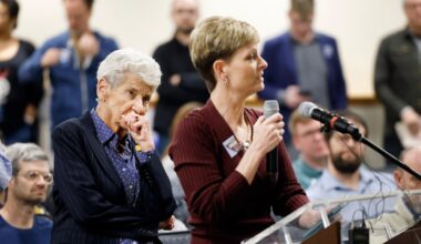 Dallas residents push back on City Hall demolition