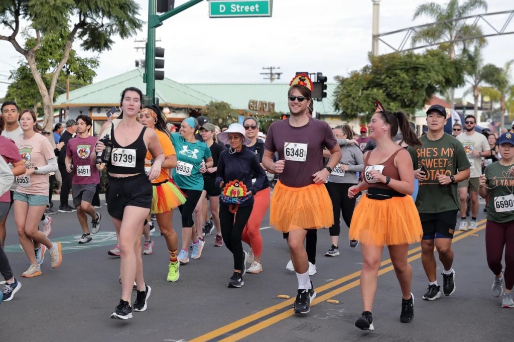 From Turkey Trots to Jingle Bell Jump – San Diego Union-Tribune