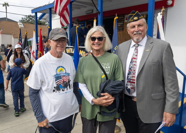 Rick and Kristen Smith, Post Commander David Quessenberry (Jon Clark)