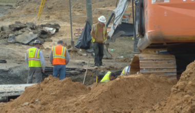 Water main break leaves thousands without water in Dallas; shuttering schools, businesses