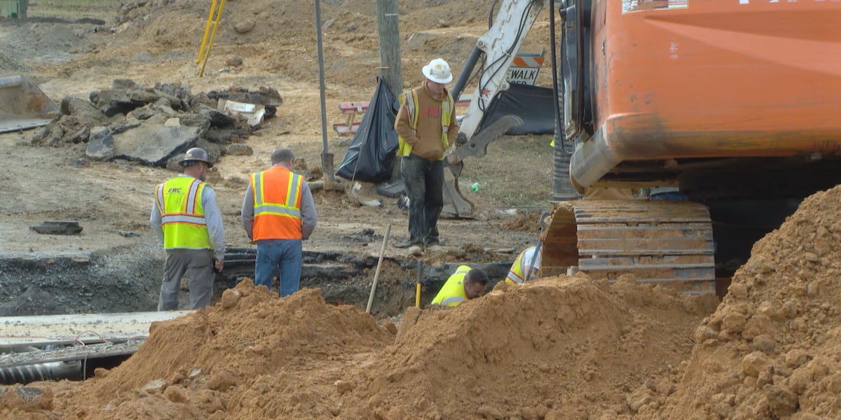 Water main break leaves thousands without water in Dallas; shuttering schools, businesses