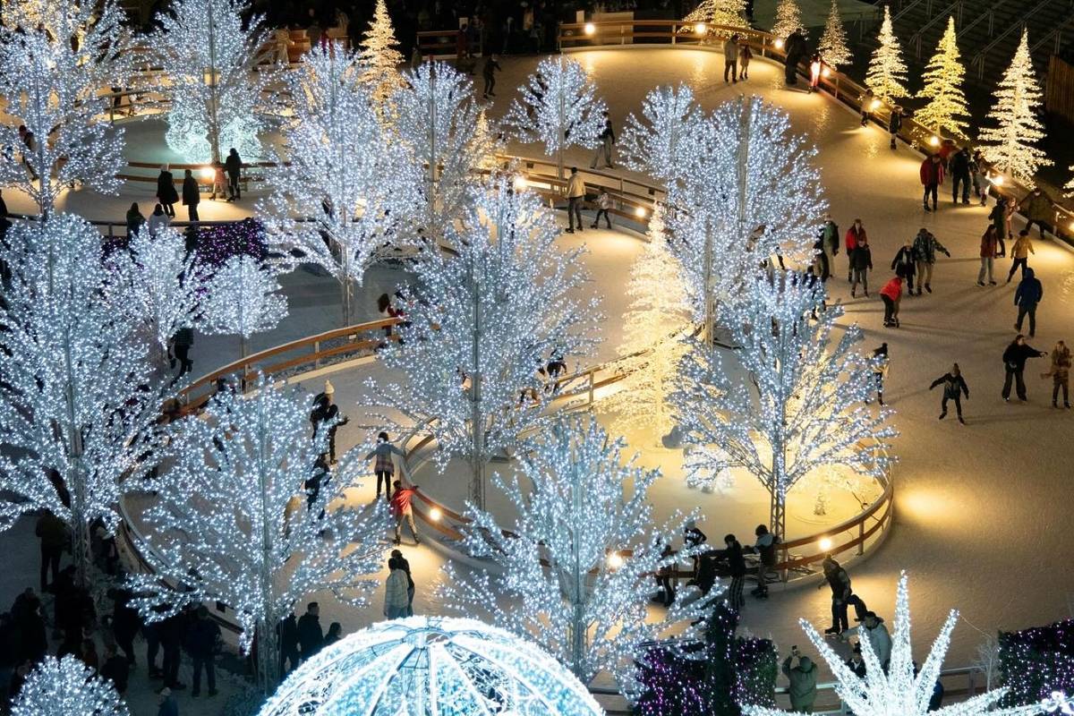 The World’s Largest Christmas Light Maze Opens Next Week In LA