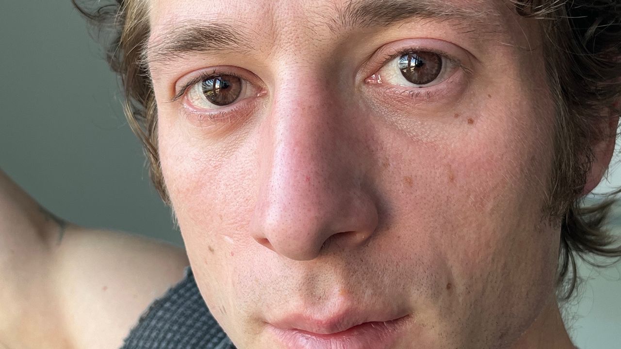 How Blue-Eyed Jeremy Allen White Became Brown-Eyed Bruce Springsteen in 'Deliver Me From Nowhere'