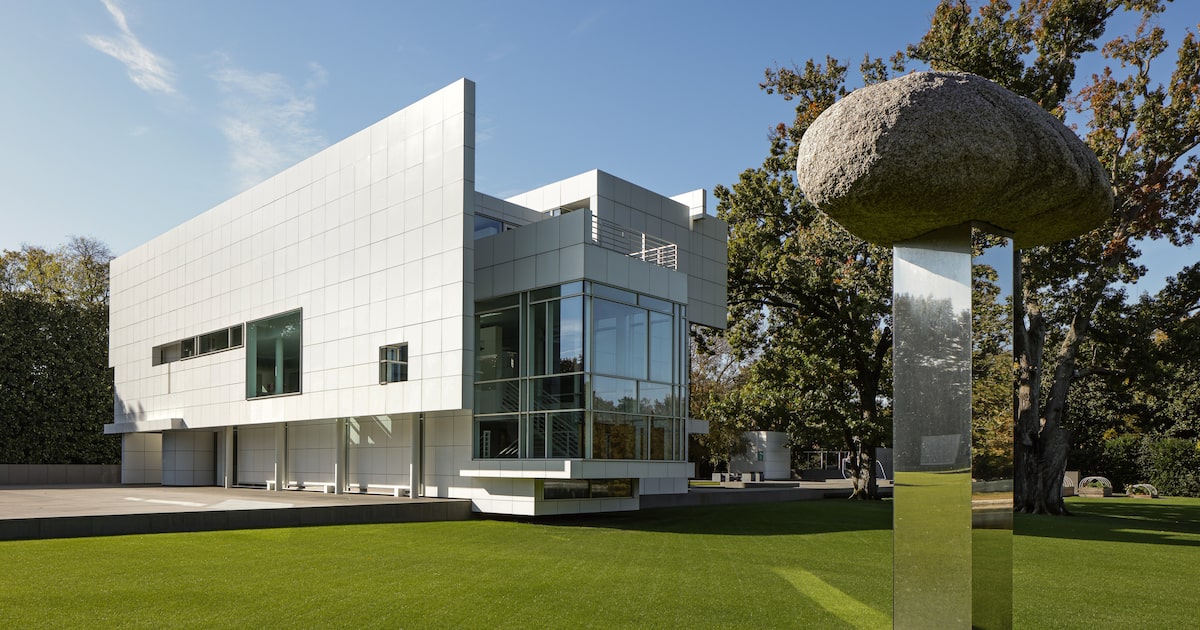 Iconic Rachofsky House to hit open market for $23M