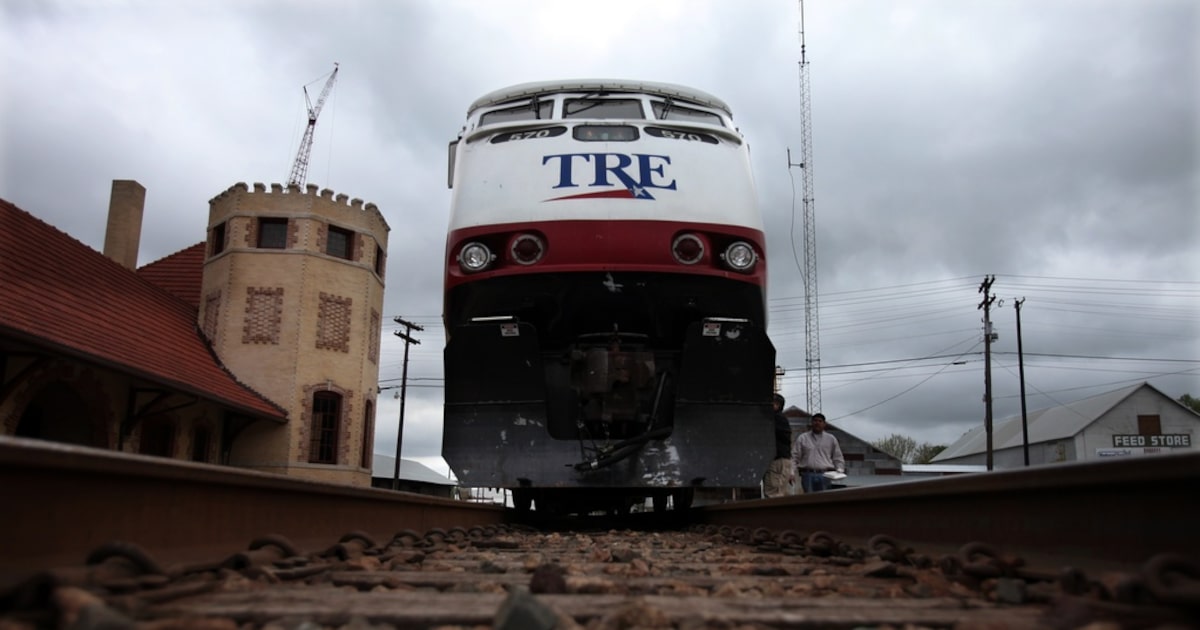 Child killed, adult injured after car hit by TRE train in Fort Worth