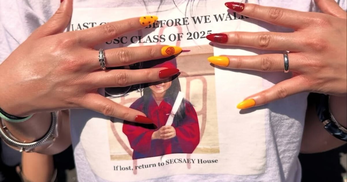 Nail artists bring creativity and conversation to their dorms – Annenberg Media