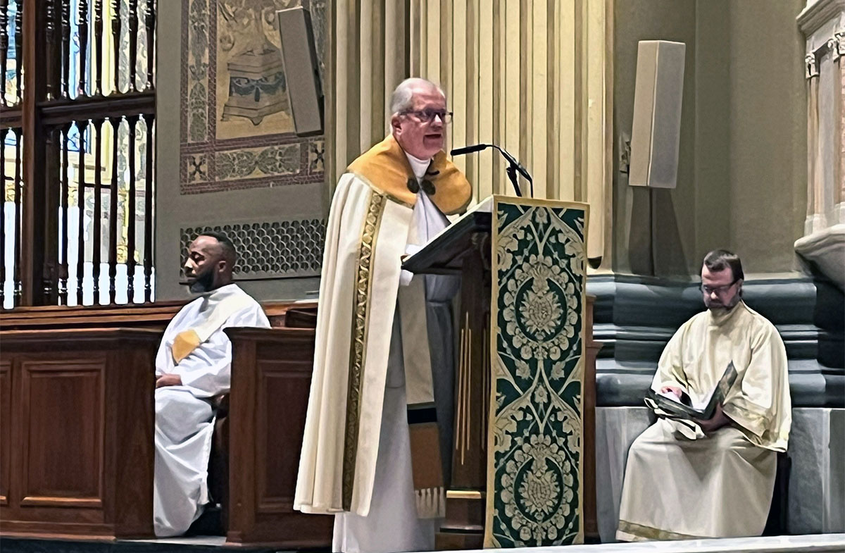 Plight of Migrants to U.S. Becomes Focus of Prayer at Cathedral