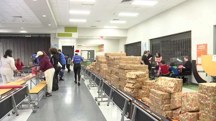 Volunteers prep for ‘Tis the Season Giveaway,’ plan to distribute 600 toys in Jacksonville