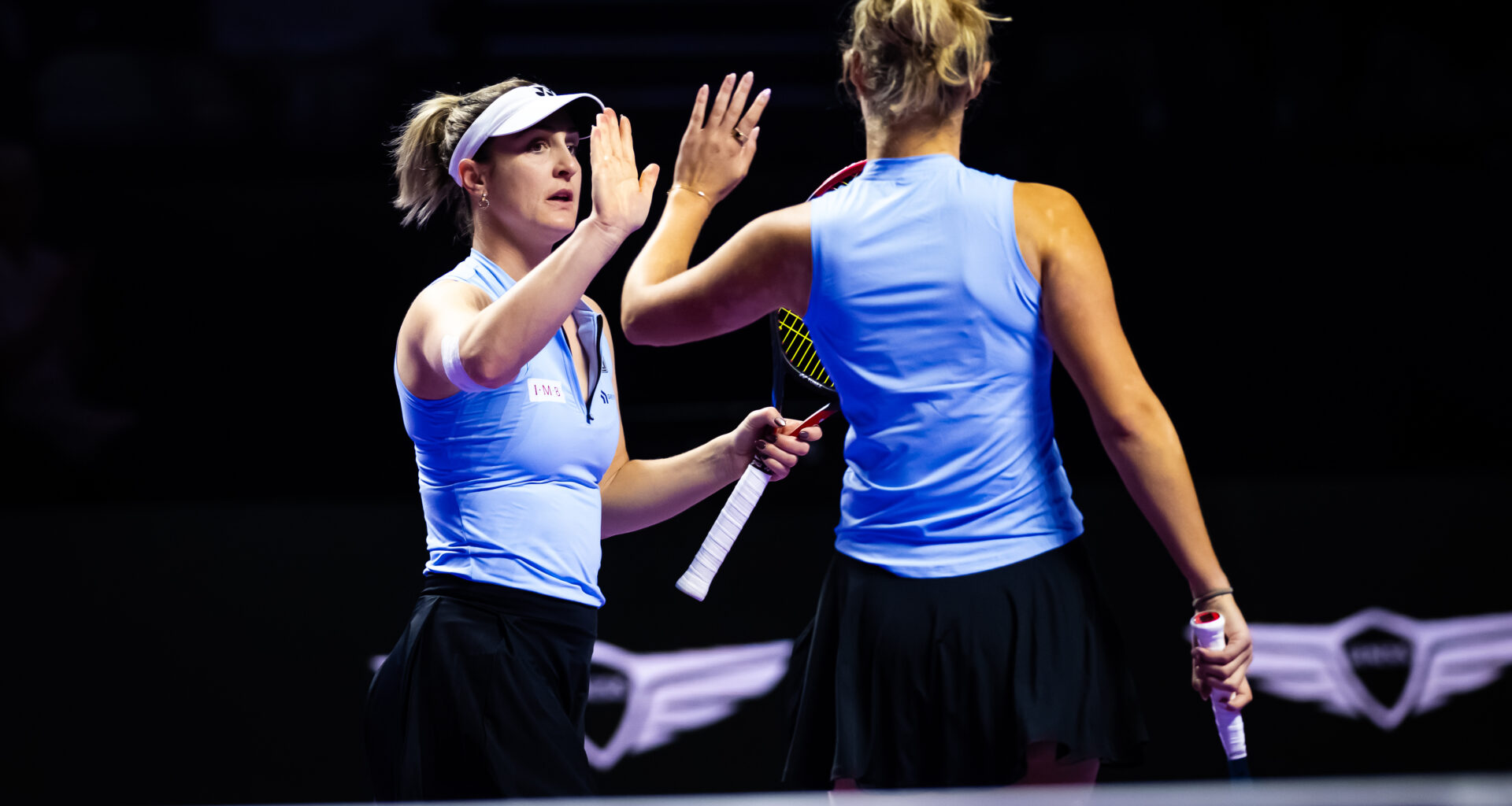 Reigning champs Dabrowski, Routliffe victorious in Riyadh; Siniakova and Townsend, too