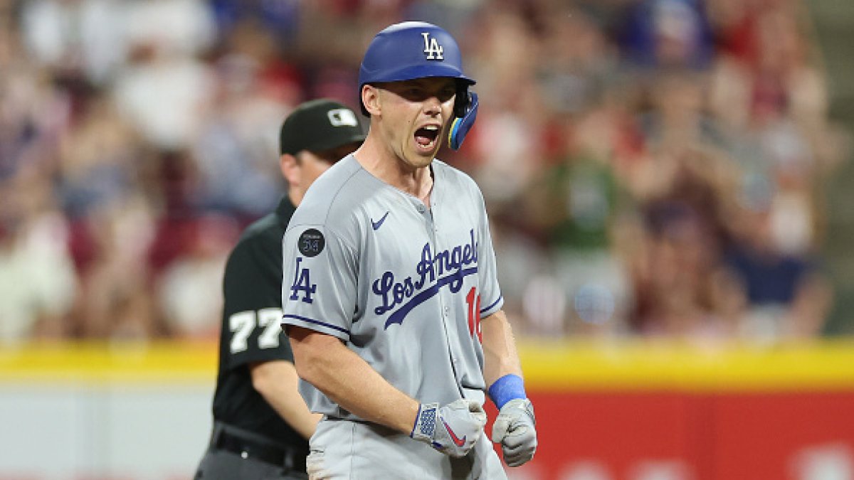 Will Smith pitches in at new Raising Cane’s – NBC Los Angeles