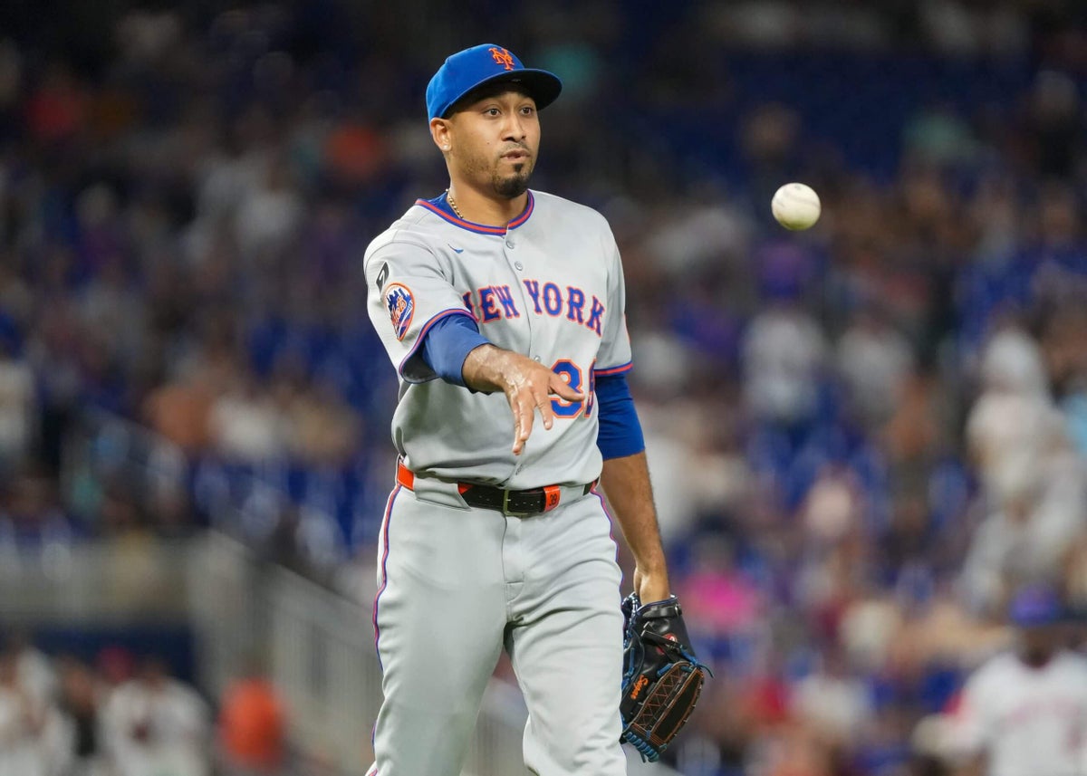 Mets extend qualifying offer to closer Edwin Díaz