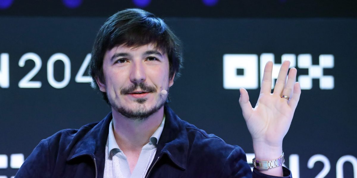 As boomers are forced back to work because they can't afford to retire, Robinhood CEO says Gen Z are opening retirement accounts at 19 years old