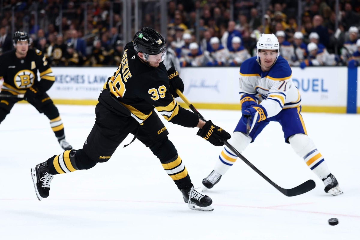 Bruins’ Morgan Geekie, a hot stick and the specs that are working right