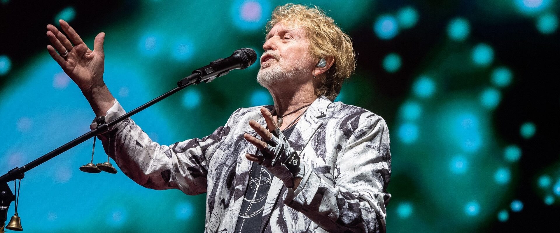 Ex-Yes Singer Jon Anderson Announces 2026 Tour Leg with Backing Group The Band Geeks; New Album Due Out Later Next Year
