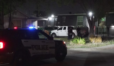 Woman detained after shooting her boyfriend on Southeast Side, police say