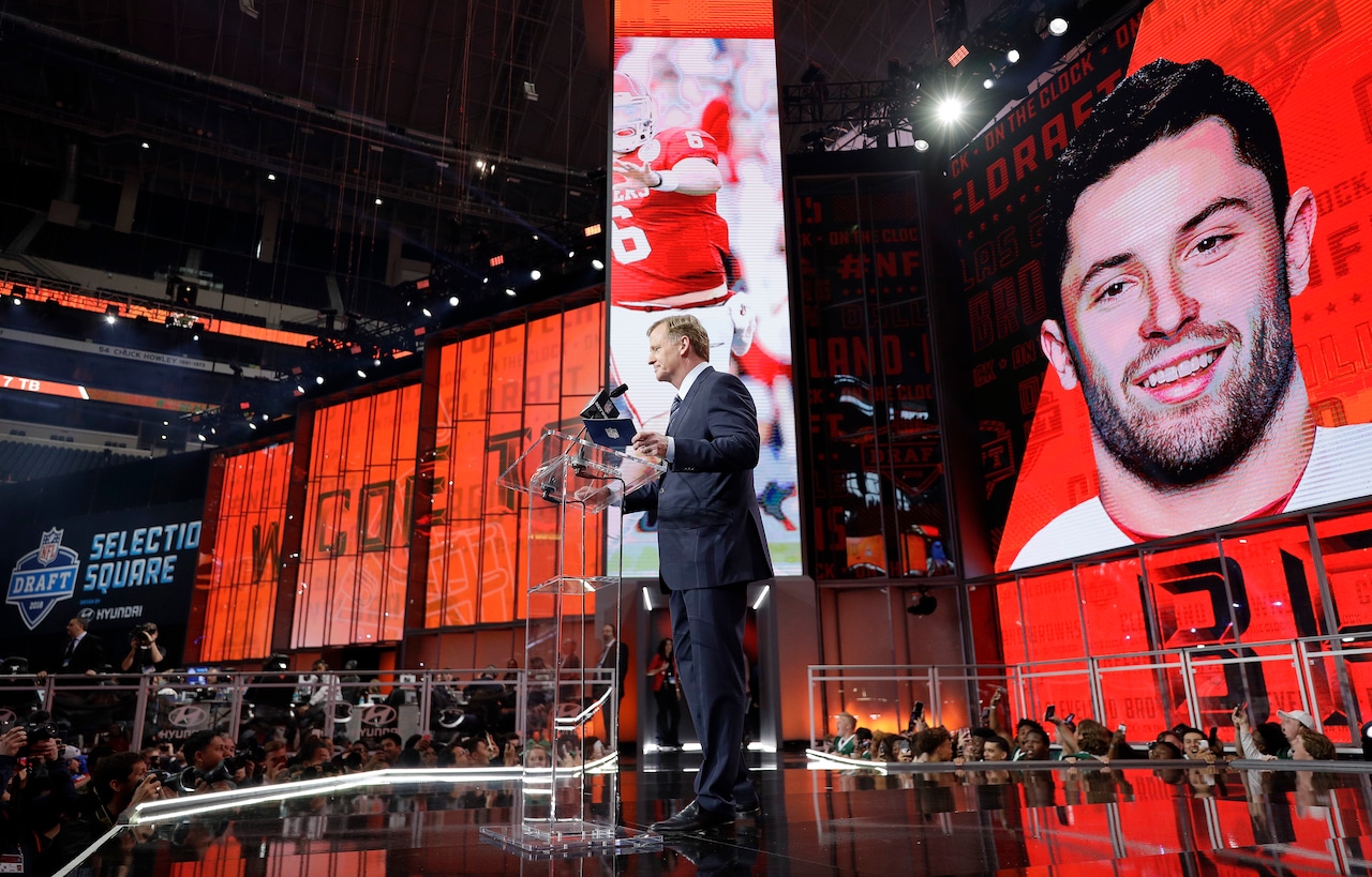 Commissioner Roger Goodell speaks at the podium during the 2018 NFL Draft.