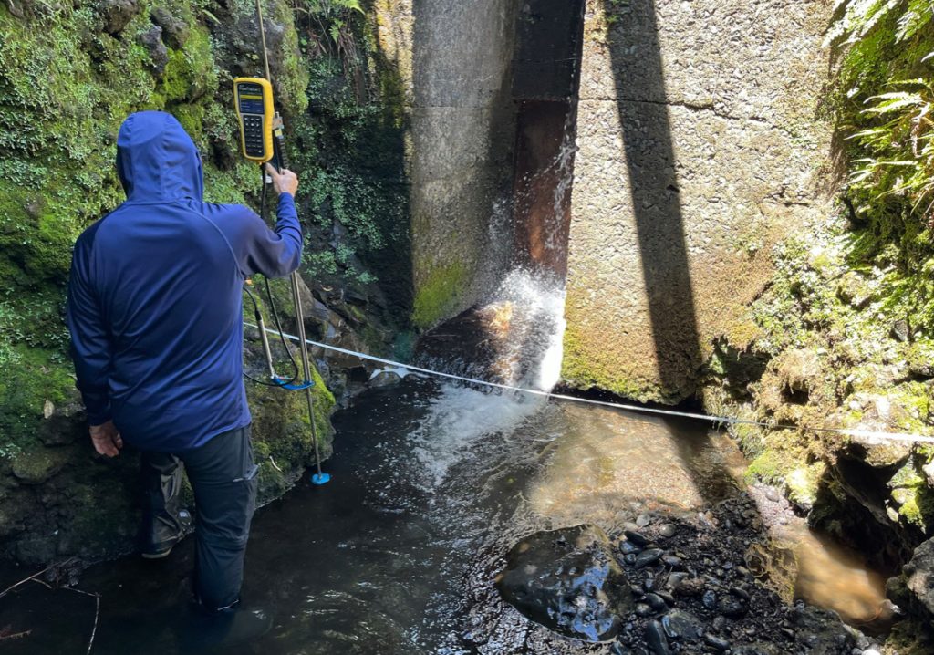Drought leaves extreme low flows in East Maui streams; debate sparked over emergency easing of stream flow standards : Maui Now