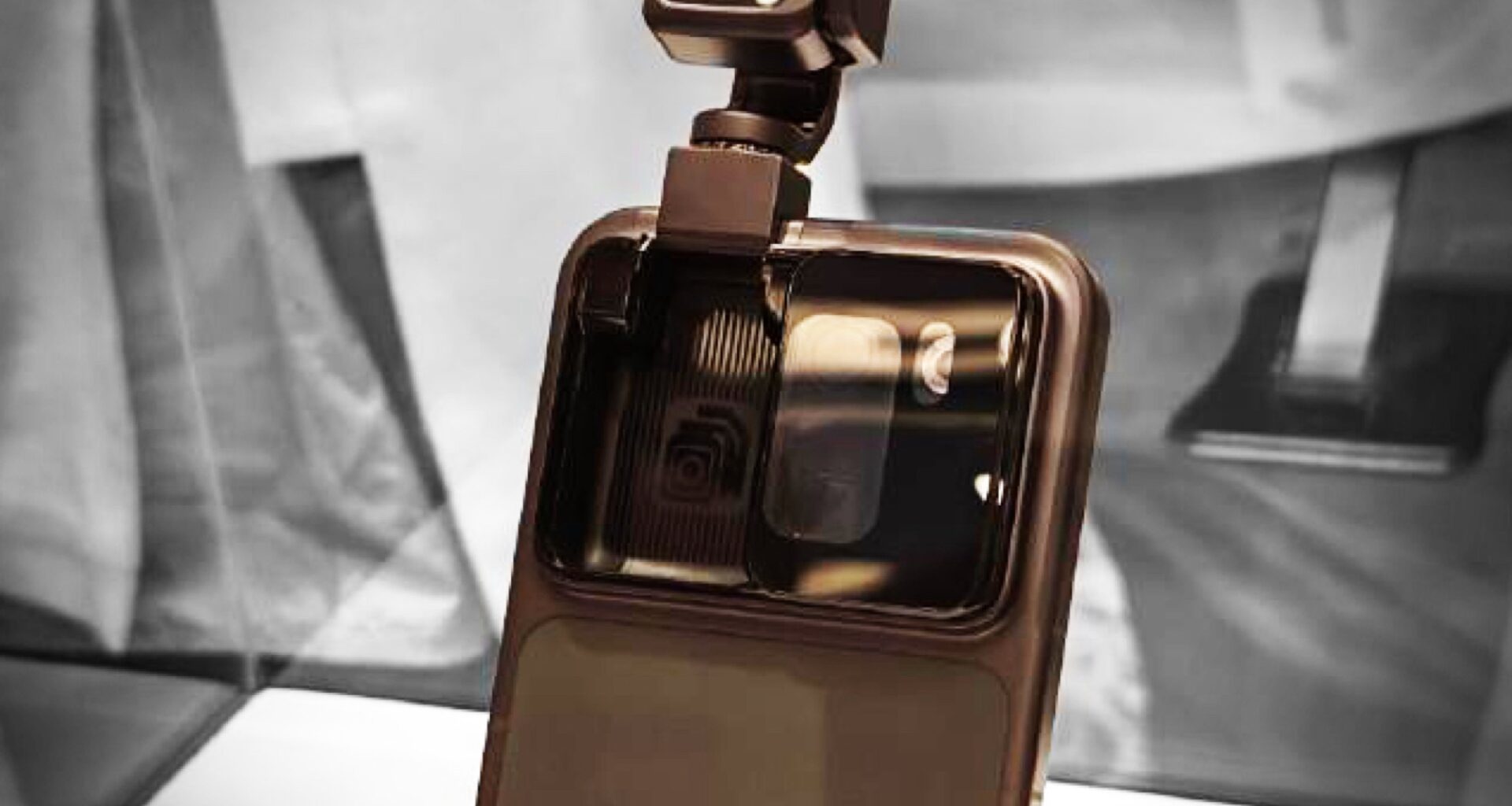 Honor Robot Phone with gimbal camera on robot arm shows up in hands-on photos